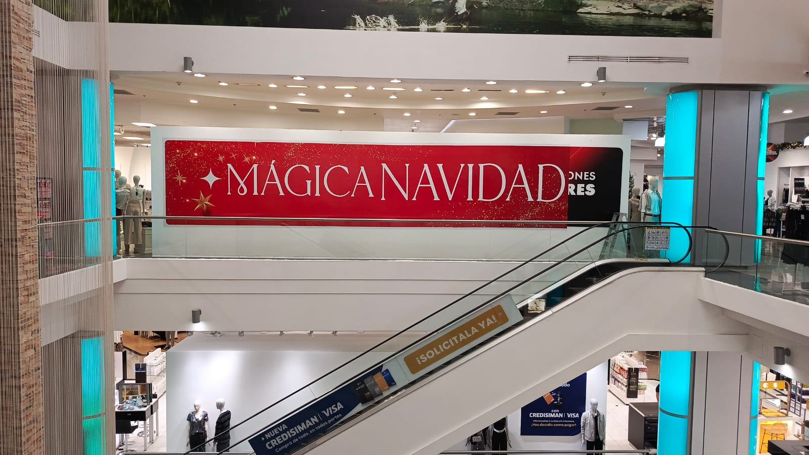 Valla interior en centro comercial